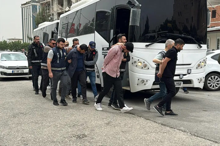 Şanlıurfa Merkezli Change Araç Operasyonu 15 Kişi Gözaltında (1)