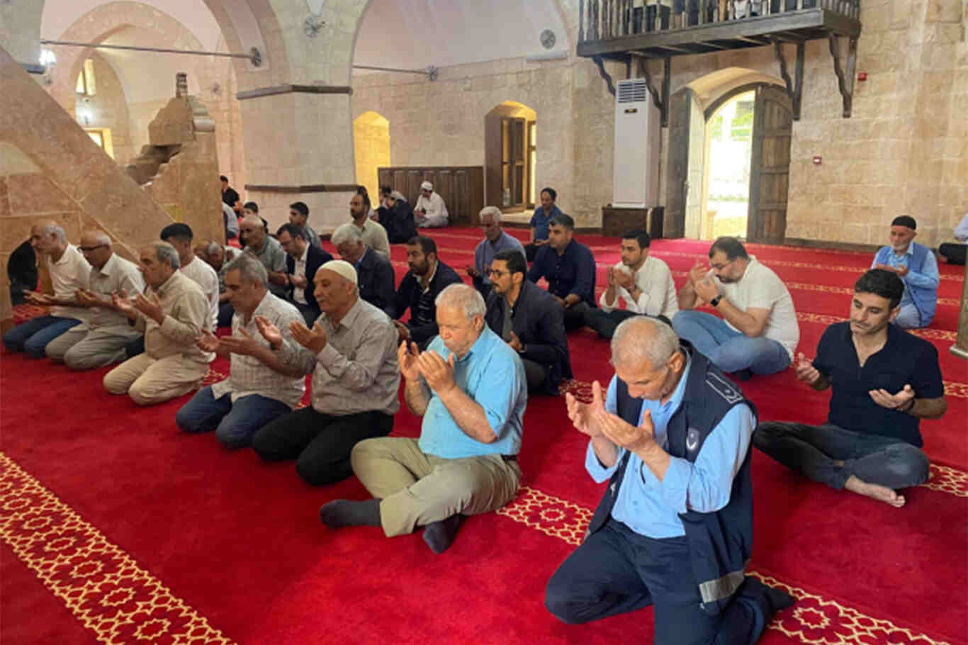 Tarihi Hasan Paşa Camii Restorasyonun Ardından Yeniden İbadete Açıldı (2)