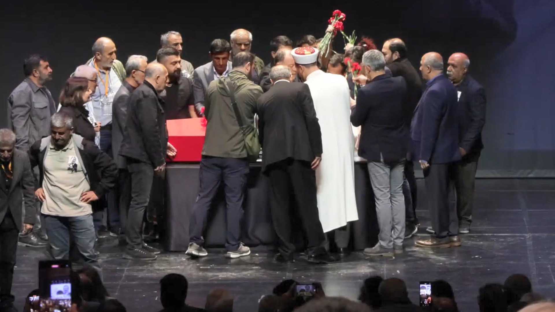 Tbmm Başkanvekili Sırrı Süreyya Önder Için Akm'de Tören Düzenlendi 1