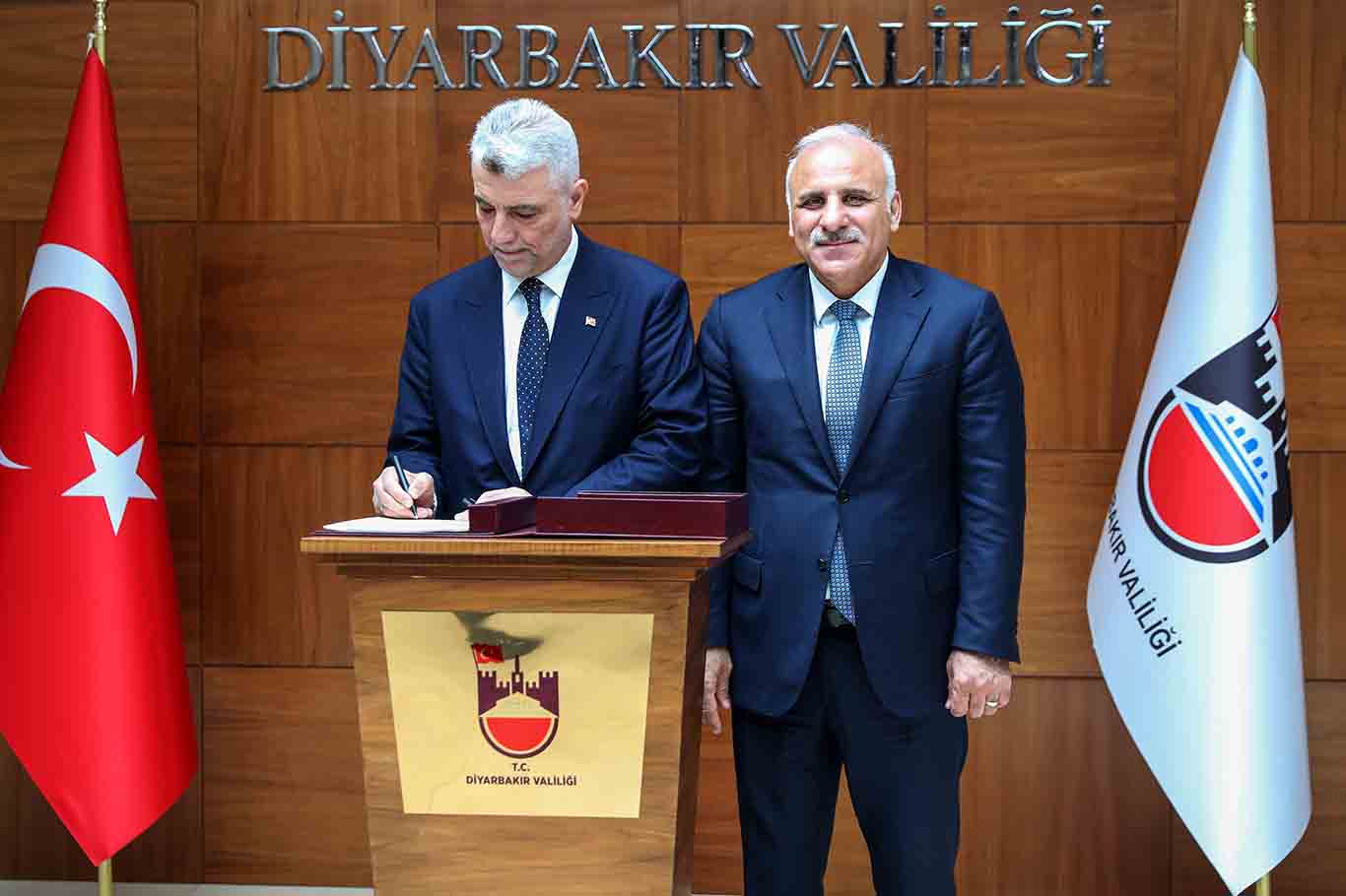 Ticaret Bakanı Bolat Diyarbakır'da Ziyaretler Gerçekleştirdi 3