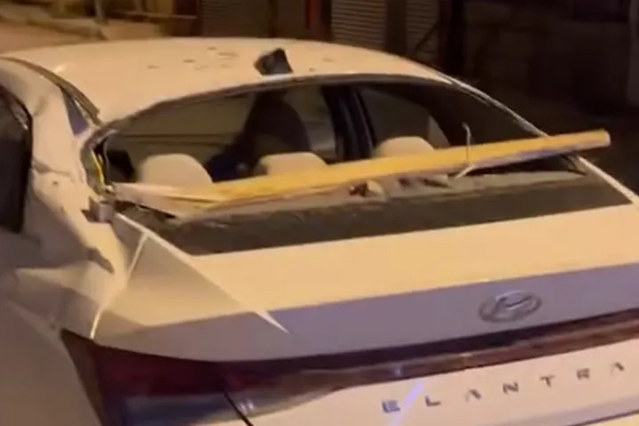 Van’da Gece Boyunca Etkili Olan Fırtına Maddi Hasara Neden Oldu (4)