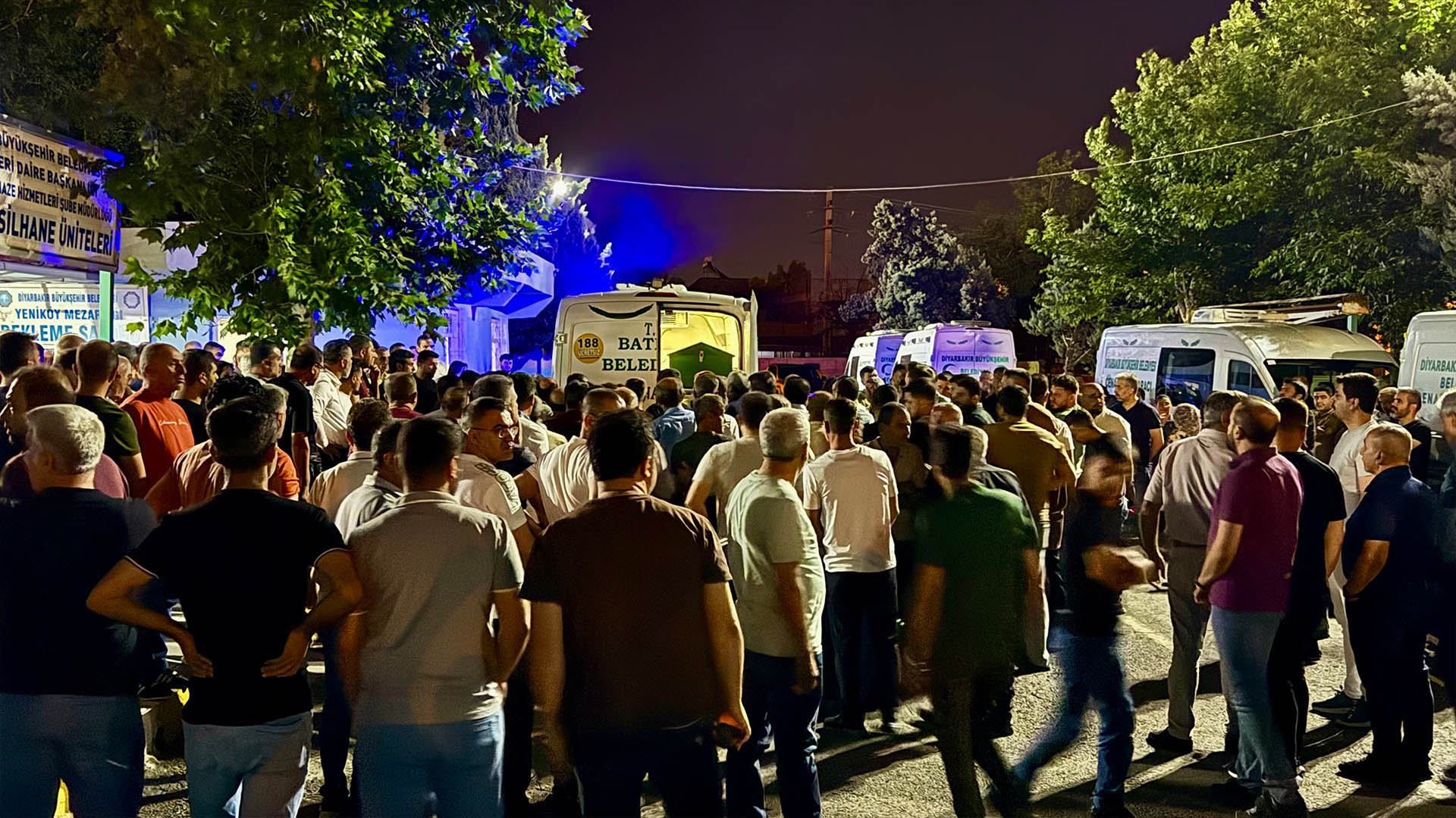 Batman’daki Kazada Hayatını Kaybeden Fesih Barut Diyarbakır’da Son Yolculuğuna Uğurlandı (1)