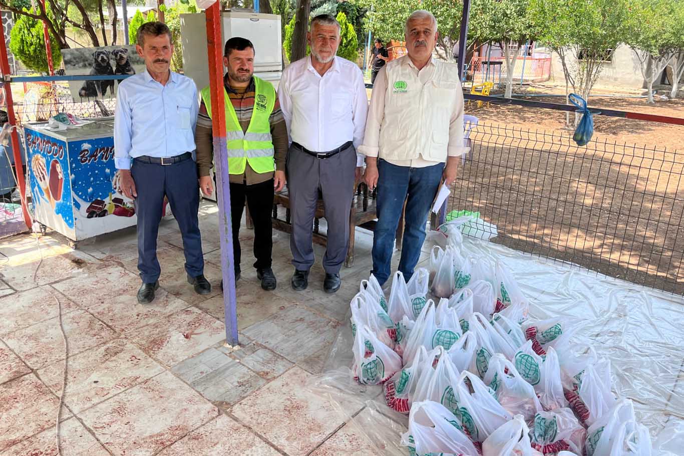 Bismil’de Yüzlerce Aileye Kurban Eti Ulaştırıldı 2