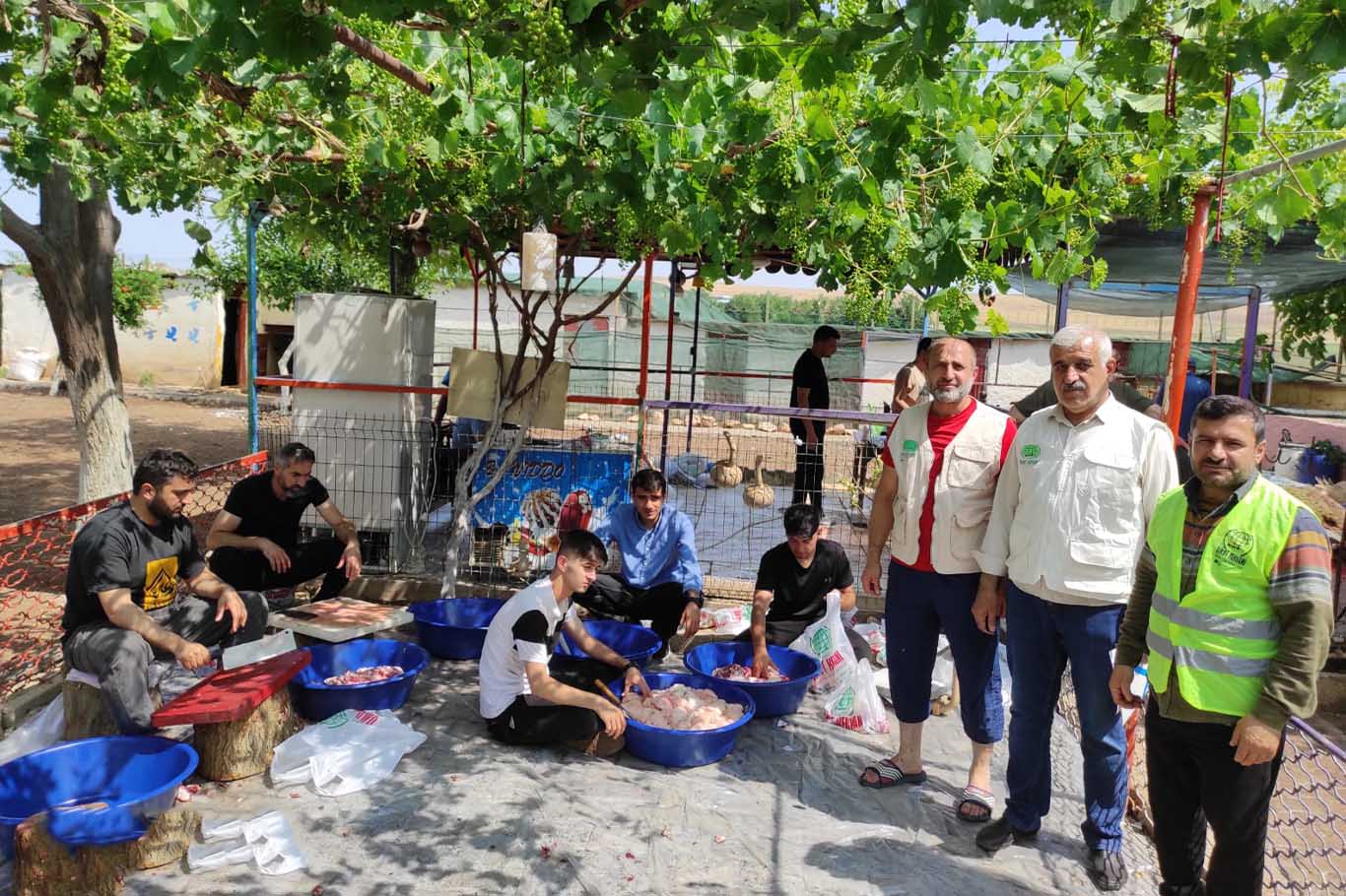 Bismil’de Yüzlerce Aileye Kurban Eti Ulaştırıldı 3