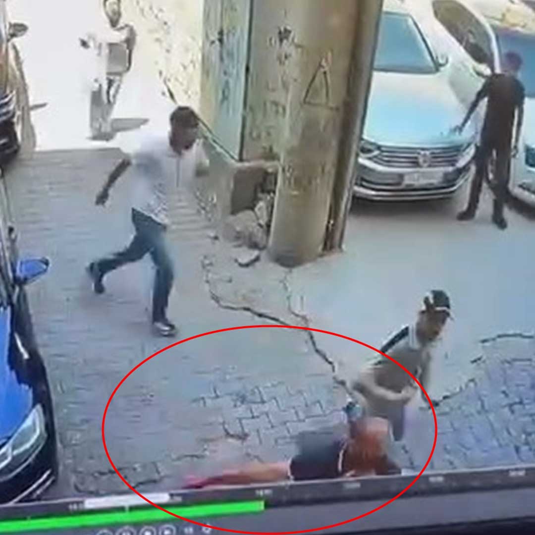 Diyarbakır'da 1 Kişinin Öldüğü Bıçaklı Kavga Kamerada 4