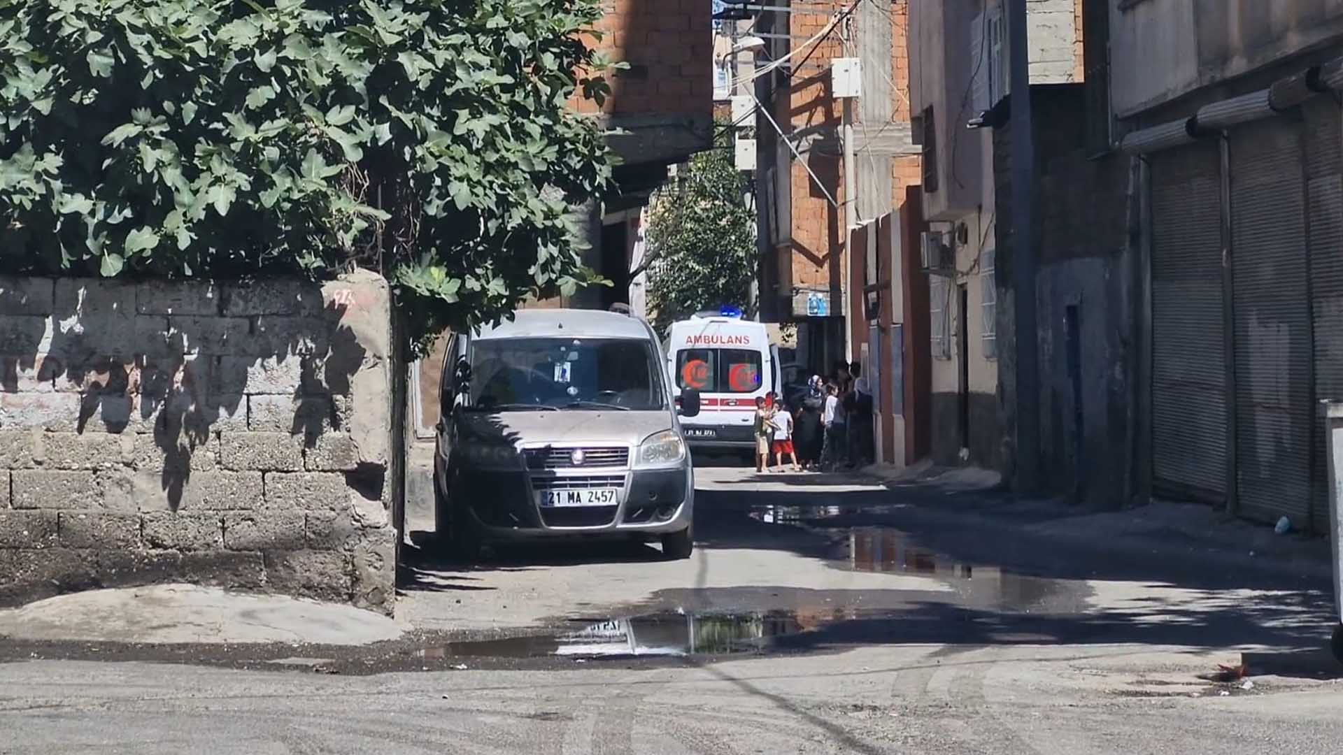 Di̇yarbakir’da Bi̇r Anneni̇n Çaresi̇zli̇ği̇ 4