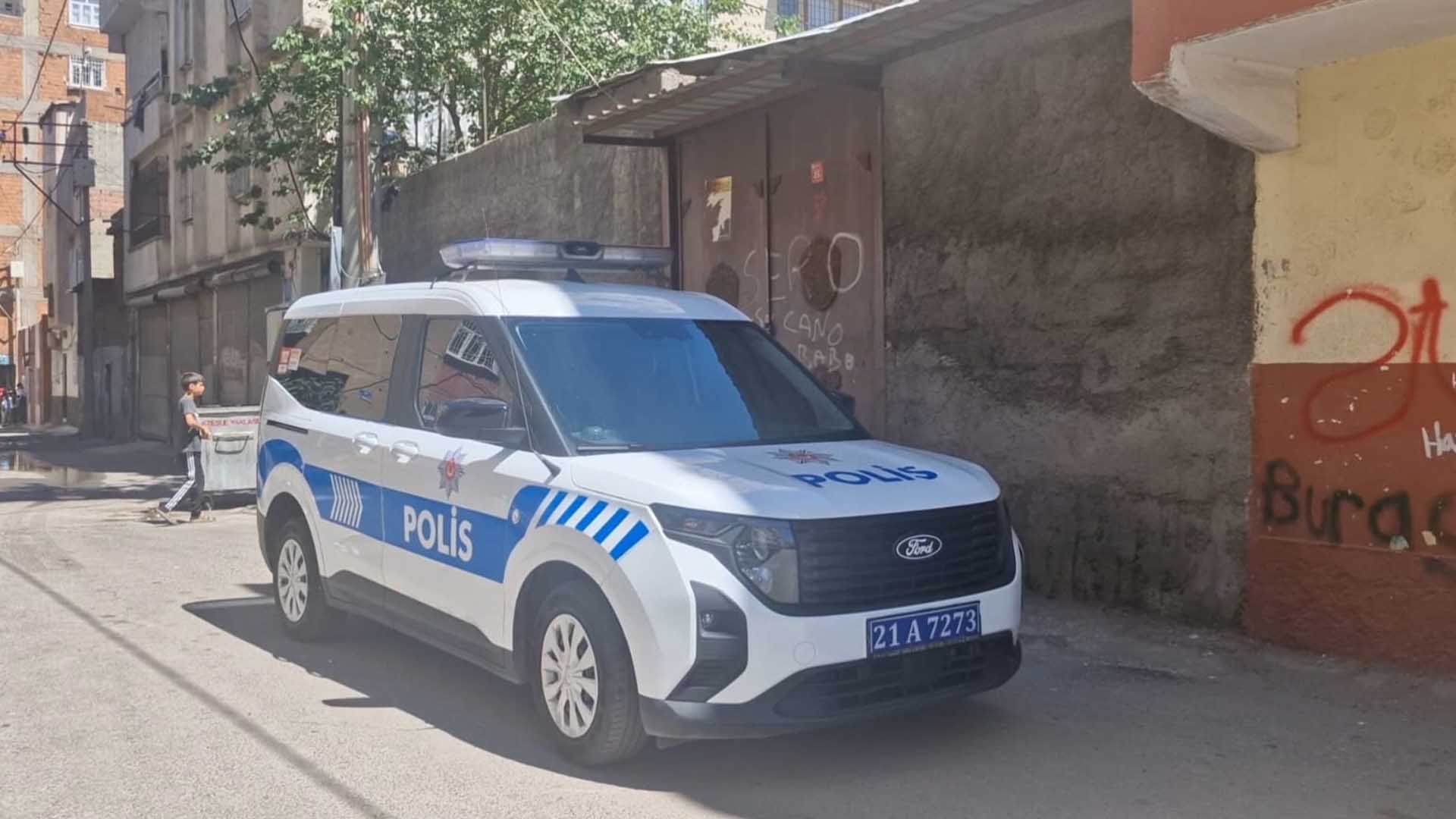 Di̇yarbakir’da Bi̇r Anneni̇n Çaresi̇zli̇ği̇ 5