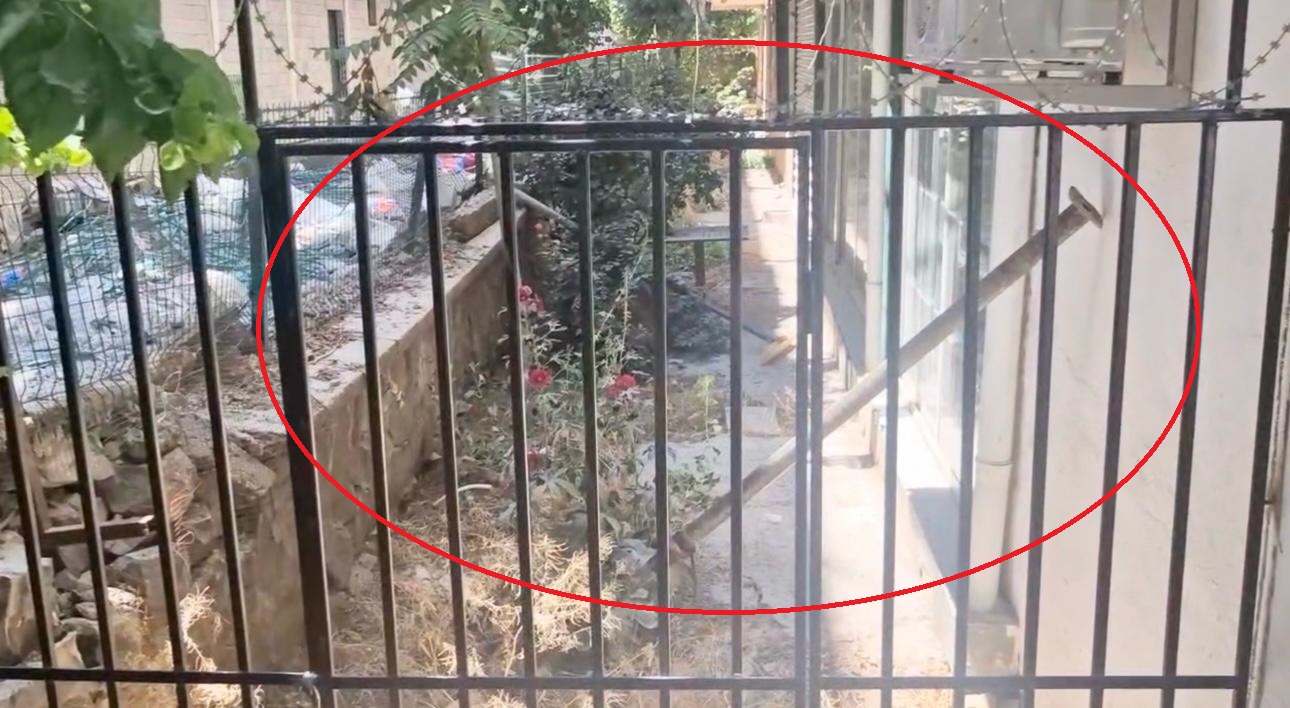 Insaatin 5Inci Katindan Dusen 2 Isci Agir Yaralandi (5)