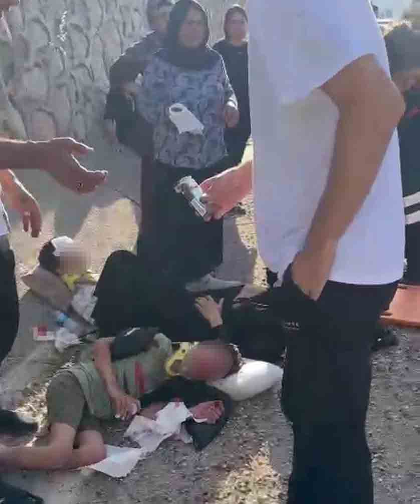 Otomobil Ile Kamyonet Çarpıştı 1 Ölü, 4 Yaralı 4