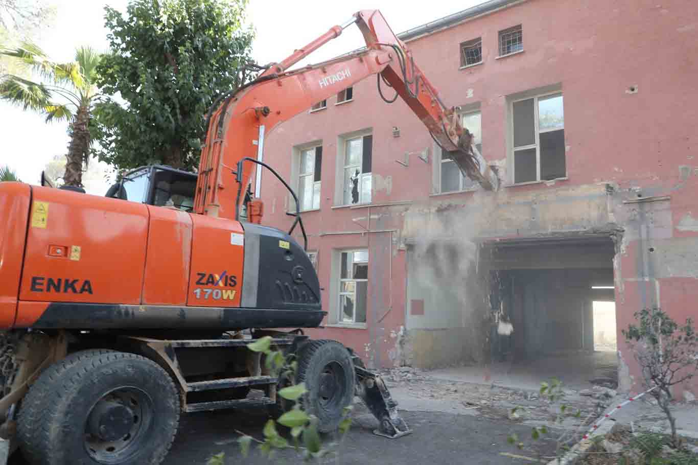 Şanlıurfa'da Isyanda 13 Mahkumun Öldüğü Cezaevi Yıkılıyor 2