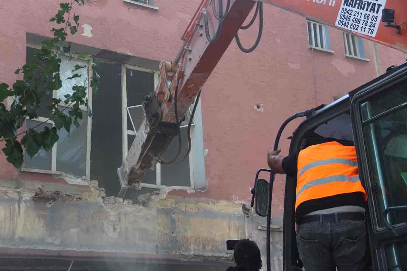 Şanlıurfa'da Isyanda 13 Mahkumun Öldüğü Cezaevi Yıkılıyor 3