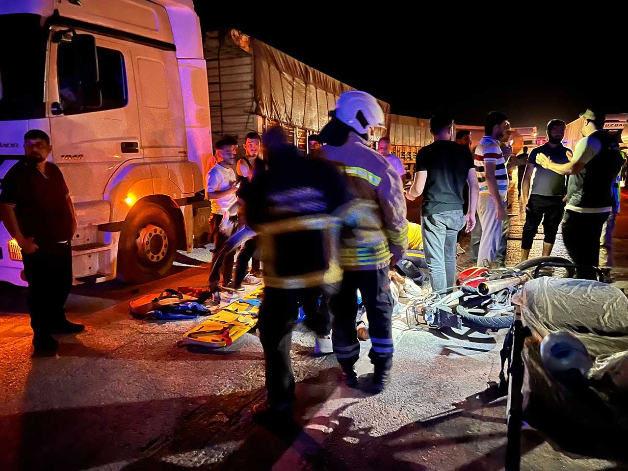 Tir Ile Çarpışan Motosikletteki 2 Kardeş Hayatını Kaybetti 5