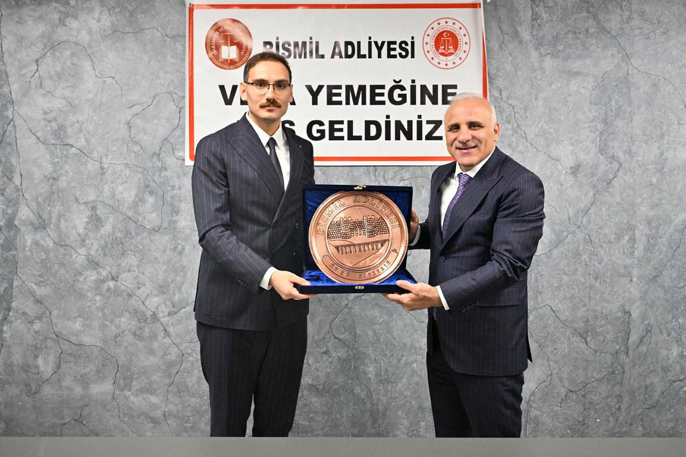 Vali Zorluoğlu, Tayını Çıkan Hakim Ve Savcılar Için Düzenlenen Veda Yemeğine Katıldı 5