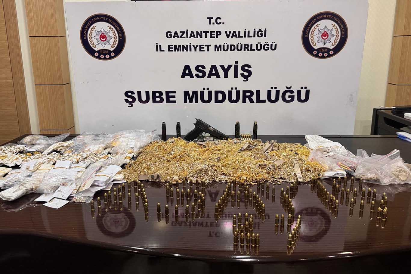 18 Kilo Altını Gasp Edip Polislere Ateş Açtılar; 4 Gözaltı 1