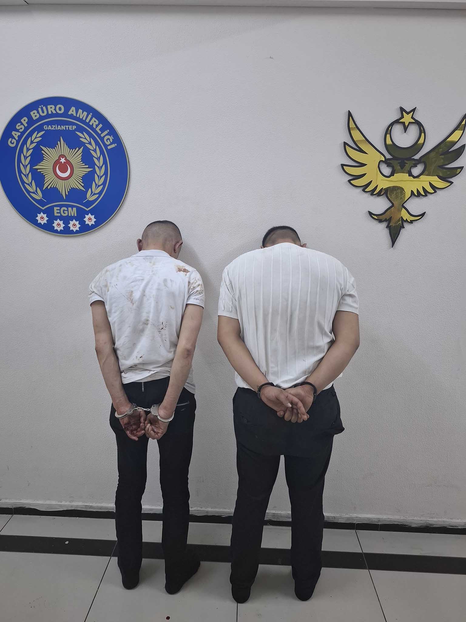 18 Kilo Altını Gasp Edip Polislere Ateş Açtılar; 4 Gözaltı 4