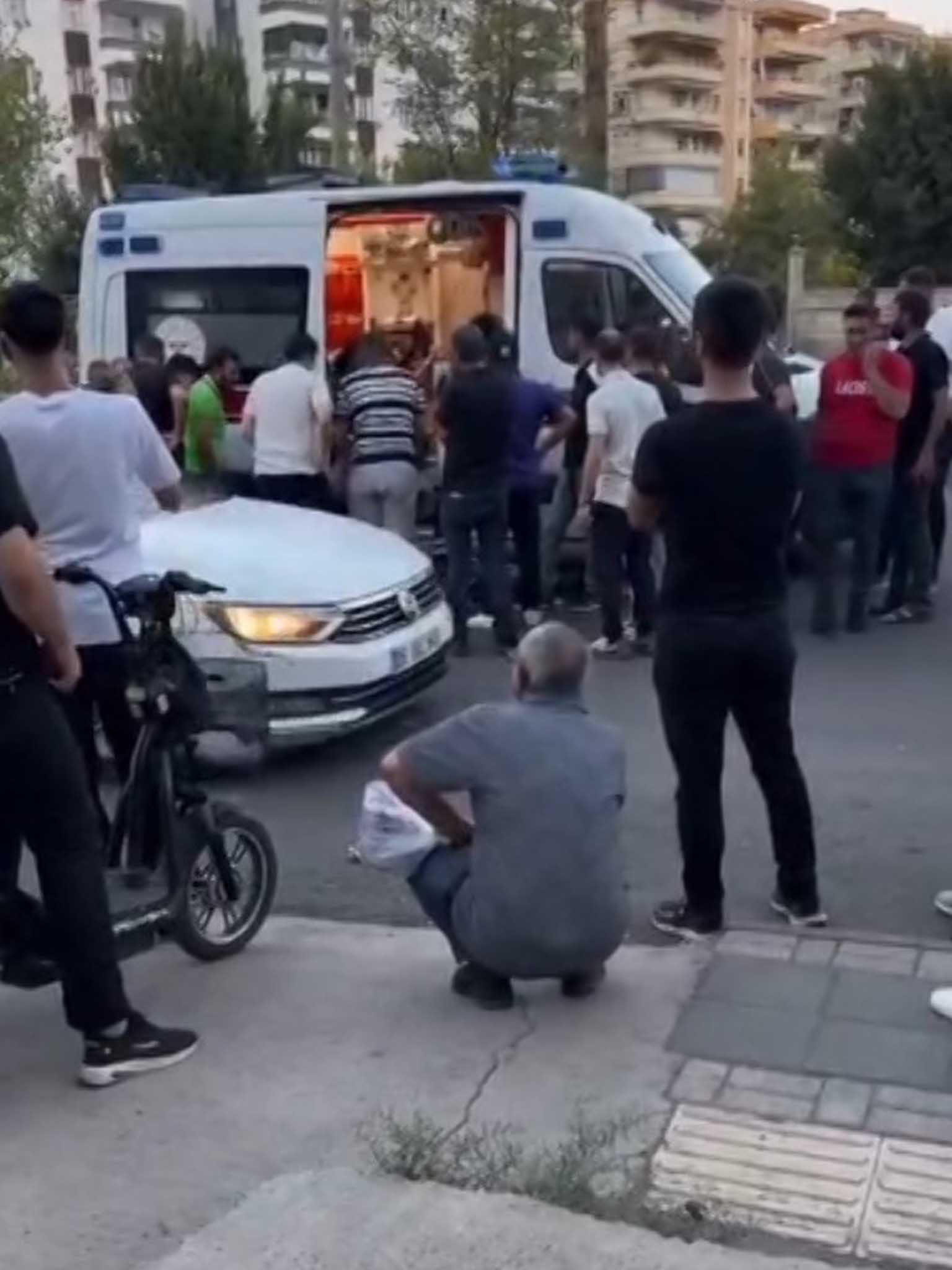 Ağlayan 7 Aylık Bebeğini Gezdirirken Kurşunların Hedefi Oldu 4