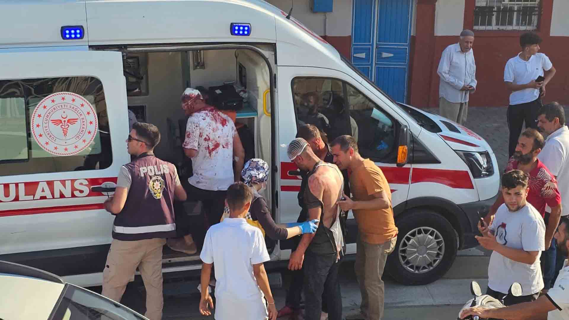 Akraba Aileler Arasında Taş, Sopa Ve Silahlı Kavga 8 Yaralı 6