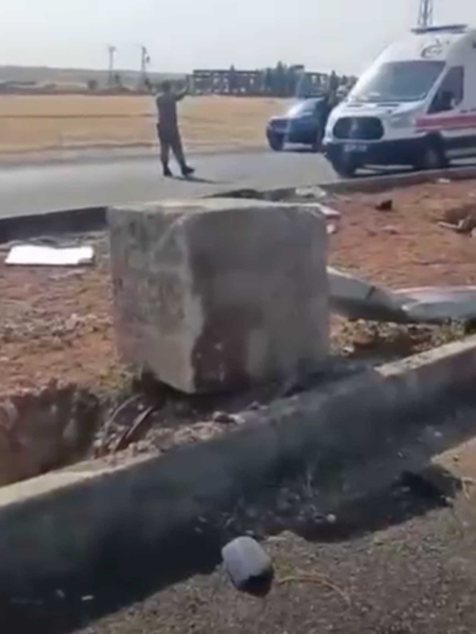 Batman’da Hafif Ticari Araç Elektrik Direğine Çarptı 2 Ölü, 4 Yaralı 6
