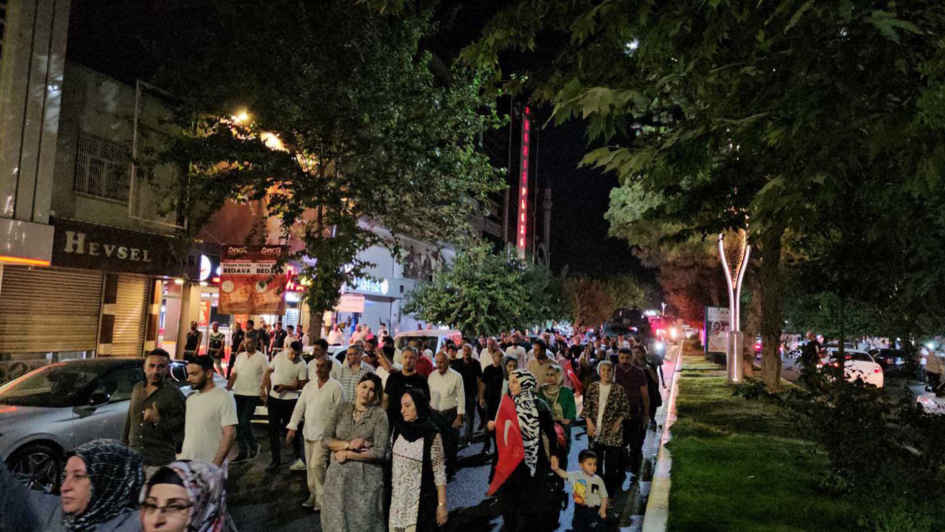 Bismil’de 15 Temmuz Darbe Girişiminin 9. Yılı Dolayısıyla Yürüyüş Düzenlendi 3