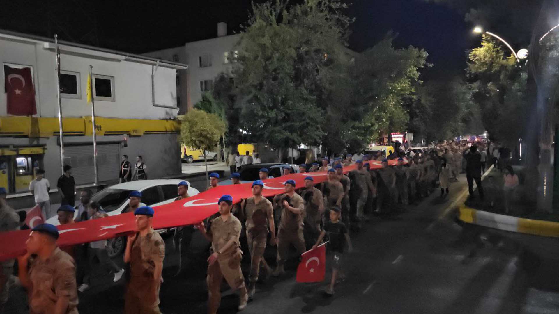 Bismil’de 15 Temmuz Darbe Girişiminin 9. Yılı Dolayısıyla Yürüyüş Düzenlendi 5