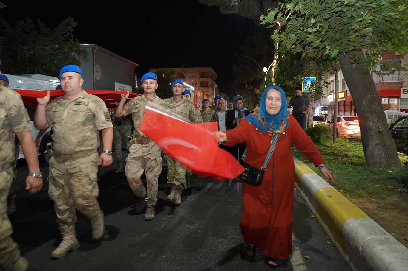 Bismil’de 15 Temmuz Zaferin Adı Türkiye Temasıyla Etkinlik Düzenlendi 11