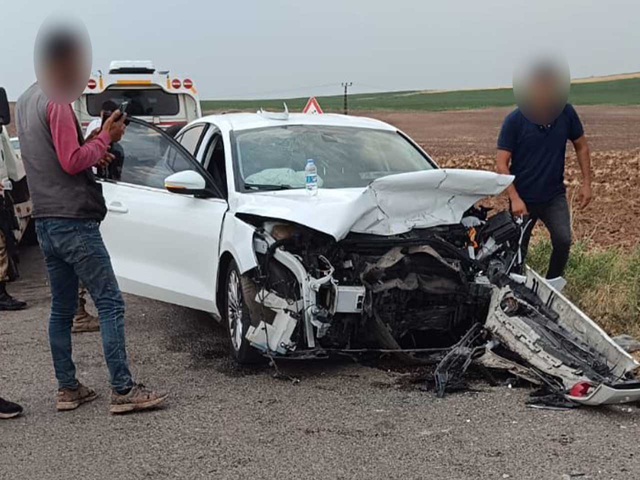 Bismil’de 2 Otomobil Kafa Kafaya Çarpıştı 1’I Ağır 5 Yaralı 4