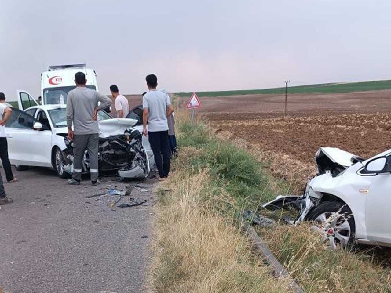 Bismil’de 2 Otomobil Kafa Kafaya Çarpıştı 1’I Ağır 5 Yaralı 5