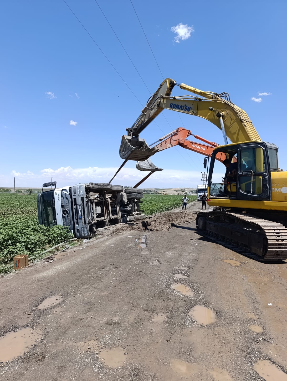 Bismil’de Beton Mikseri Devrildi 1 Yaralı (2)-1