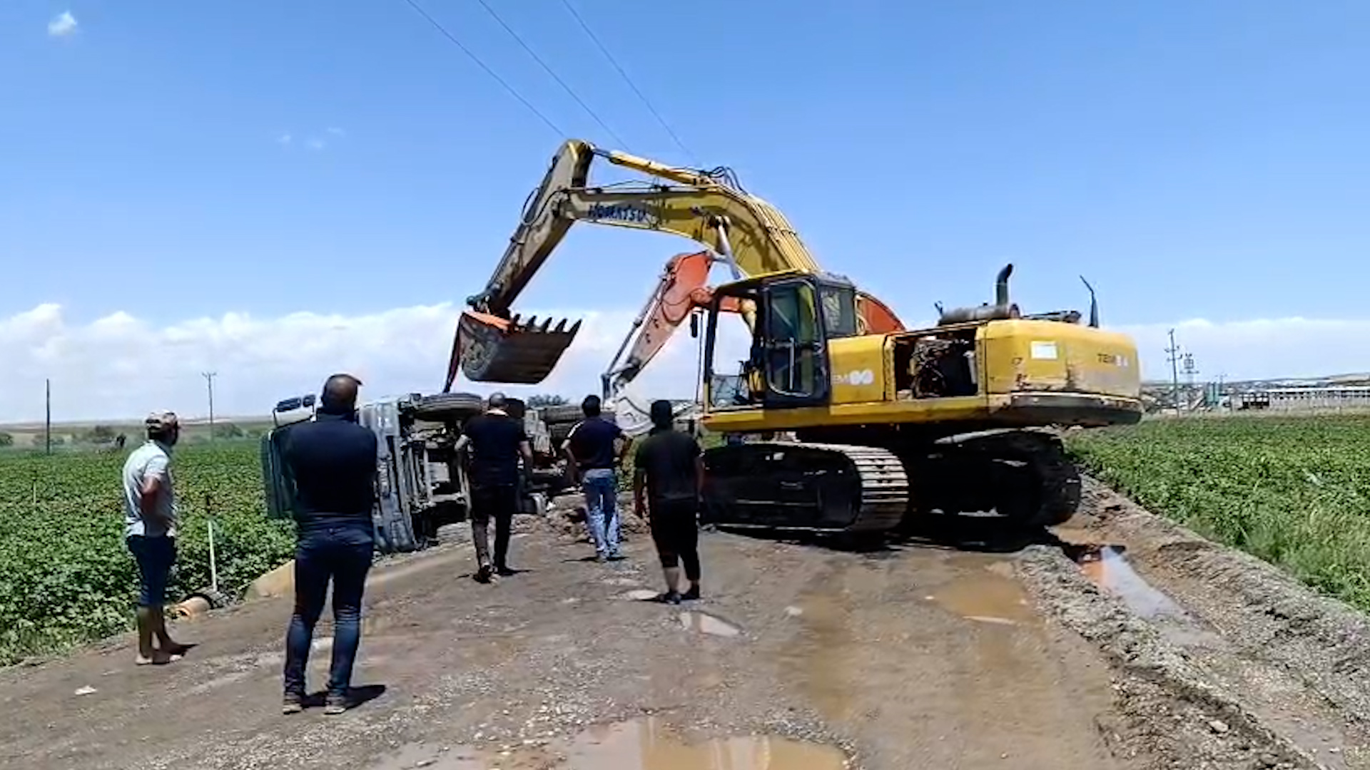 Bismil’de Beton Mikseri Devrildi 1 Yaralı (2)