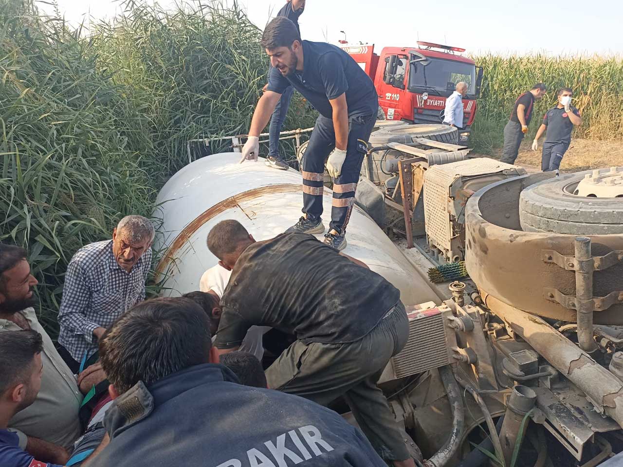 Bismil’de Beton Mikseri Sulama Kanalına Düştü 2 Yaralı 1