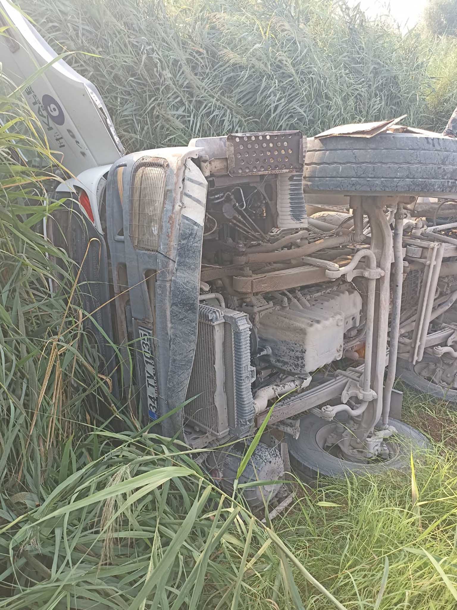 Bismil’de Beton Mikseri Sulama Kanalına Düştü 2 Yaralı 4