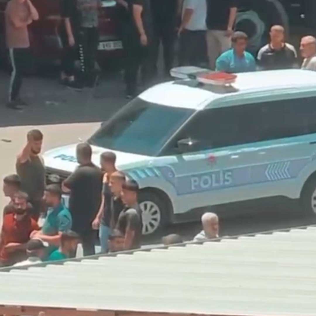 Bismil’de Silahlı Kavga Dönercide Oturan Uzman Çavuş Ve Döner Ustası Rastgele Yaralandı 11