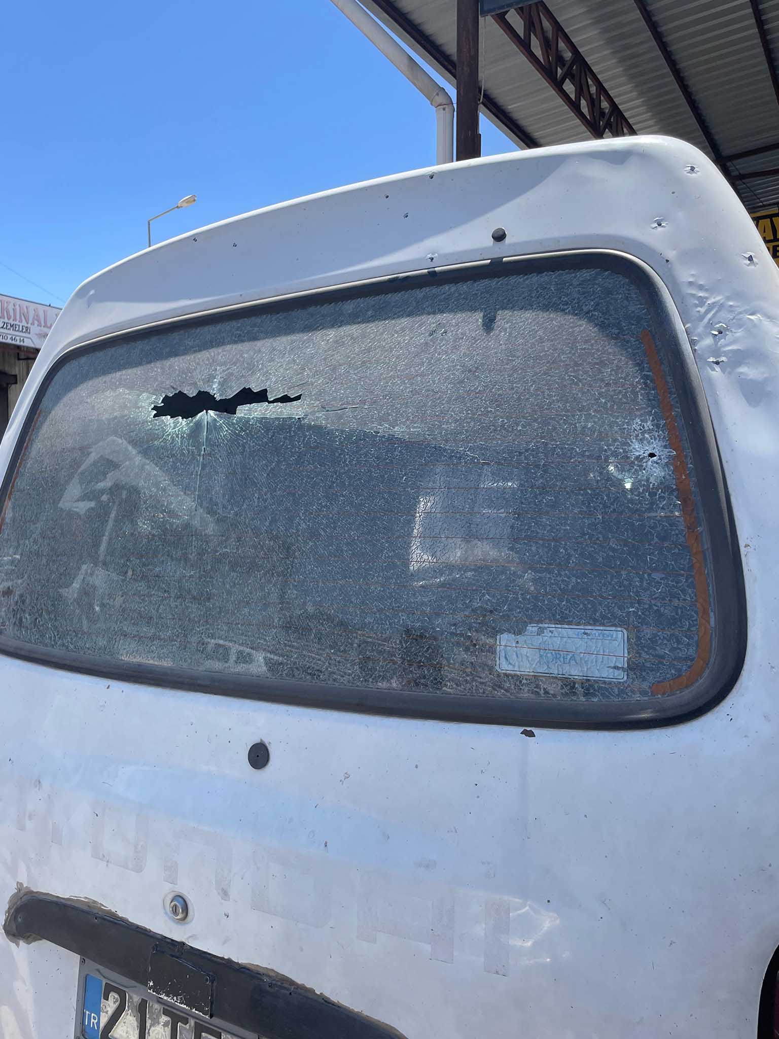Bismil’de Silahlı Kavga Dönercide Oturan Uzman Çavuş Ve Döner Ustası Rastgele Yaralandı 8