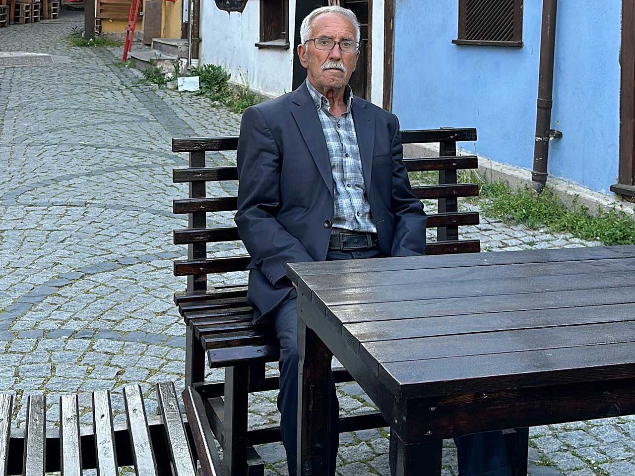 Cenazeyi Çıkarıp Yandaki Mezara Defnettiler 5