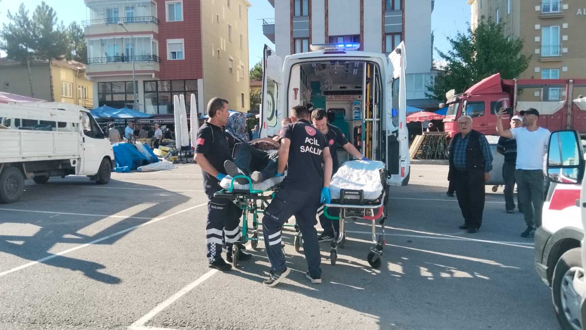 Çorum’da 2 Kişi Pazar Yerine Ateş Açıp, Kaçtı 1’I Ağır, 8 Yaralı 4
