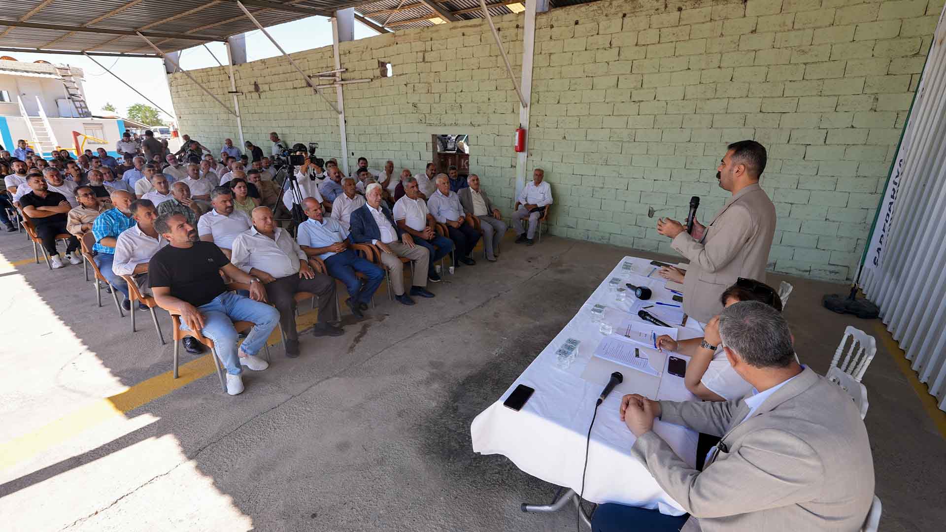 Diyarbakır Büyükşehir Eş Başkanı Doğan Hatun, Bismil'de Muhtarlarla Bir Araya Geldi 1