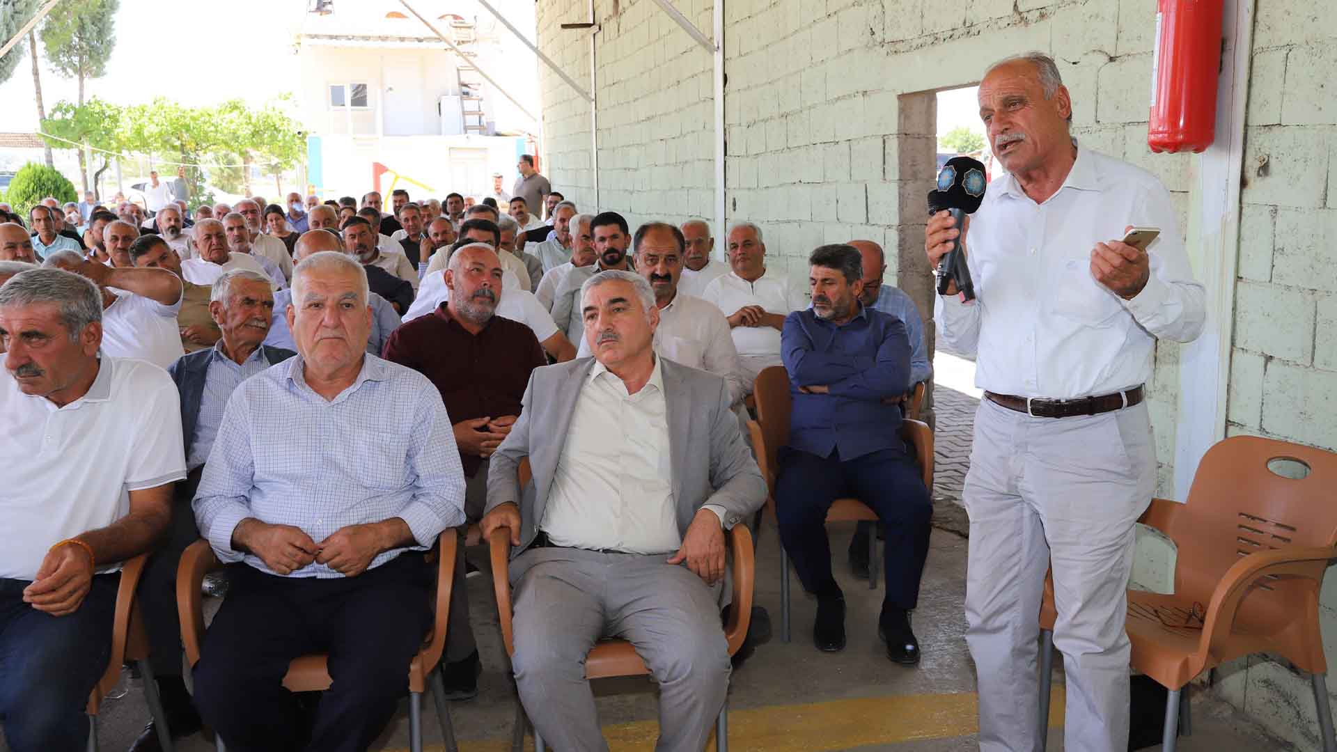 Diyarbakır Büyükşehir Eş Başkanı Doğan Hatun, Bismil'de Muhtarlarla Bir Araya Geldi 10