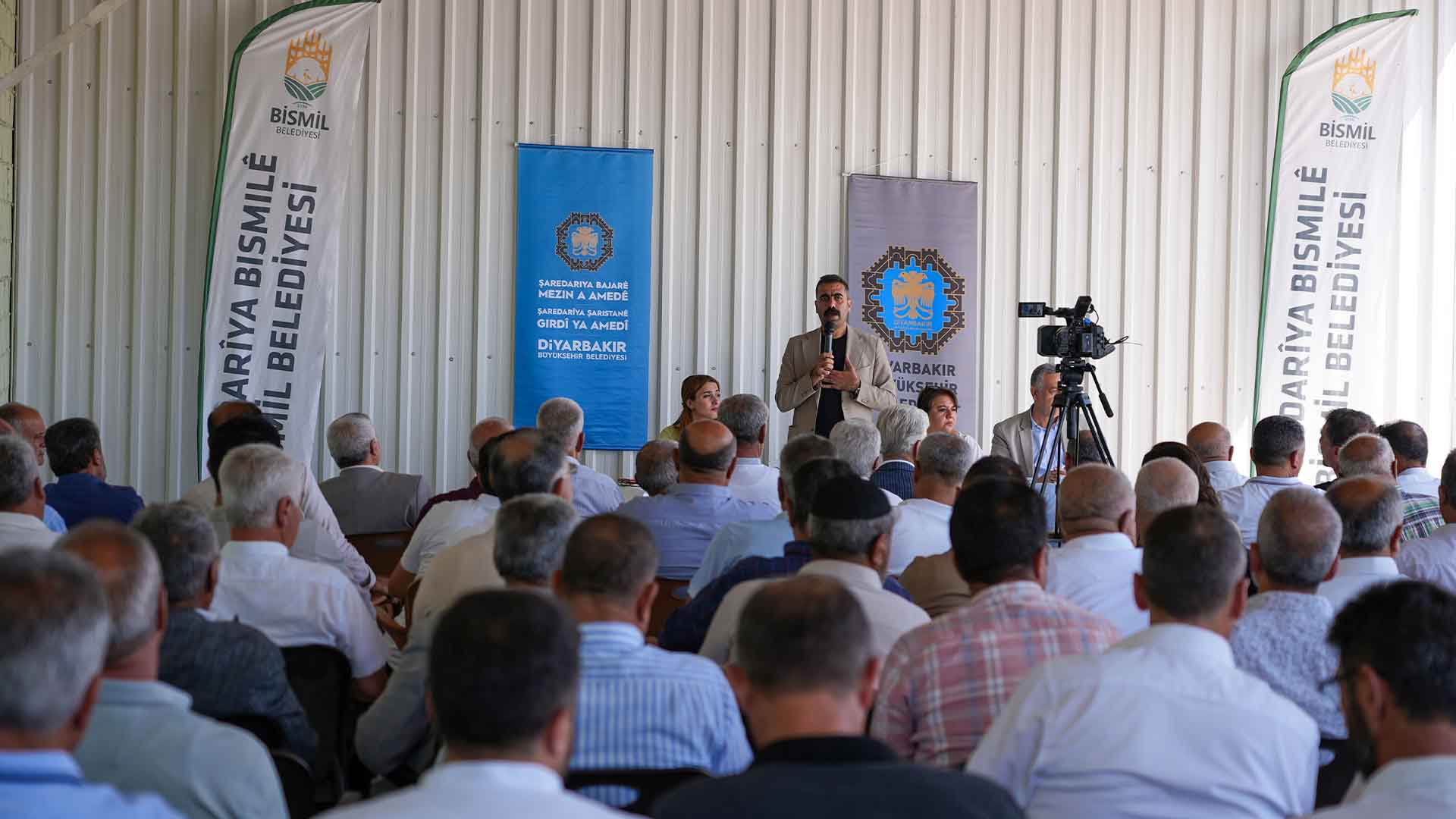 Diyarbakır Büyükşehir Eş Başkanı Doğan Hatun, Bismil'de Muhtarlarla Bir Araya Geldi 3
