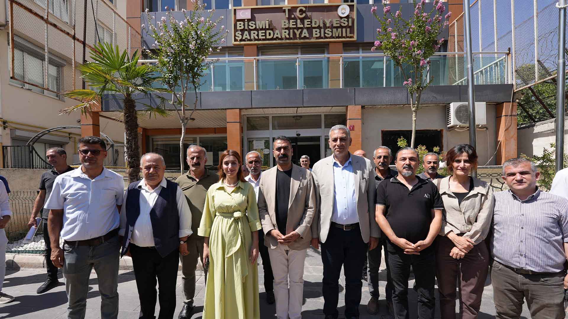 Diyarbakır Büyükşehir Eş Başkanı Doğan Hatun, Bismil'de Muhtarlarla Bir Araya Geldi 5