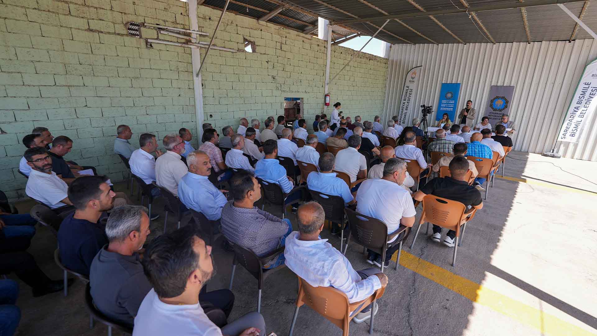 Diyarbakır Büyükşehir Eş Başkanı Doğan Hatun, Bismil'de Muhtarlarla Bir Araya Geldi 6