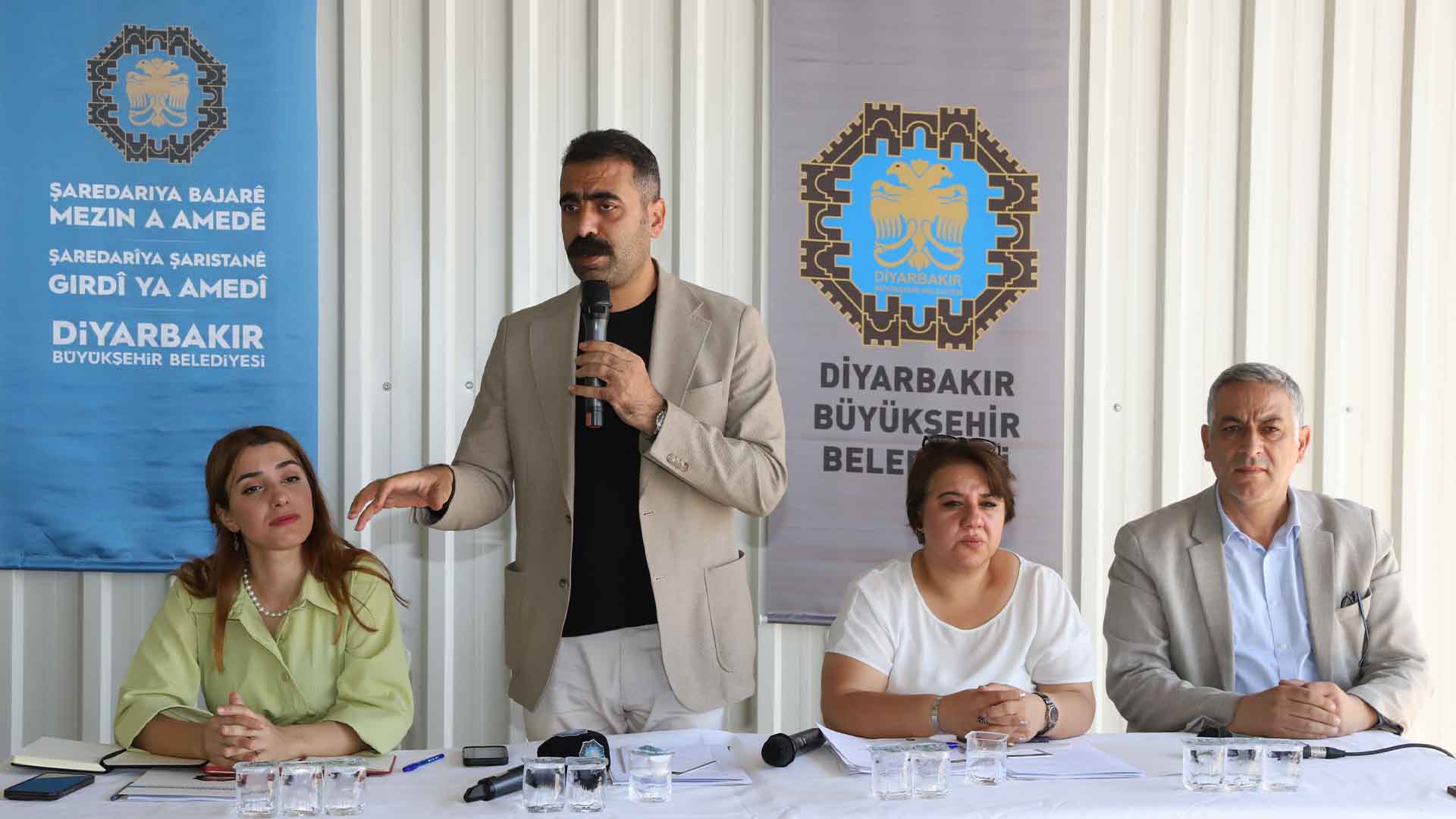 Diyarbakır Büyükşehir Eş Başkanı Doğan Hatun, Bismil'de Muhtarlarla Bir Araya Geldi 7