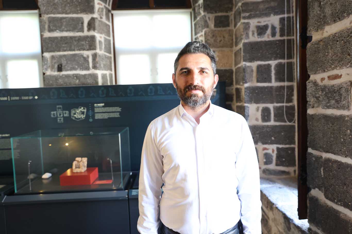 Diyarbakır’da 12 Bin Yıllık Ev Modeli Tarihe Işık Tutuyor 1