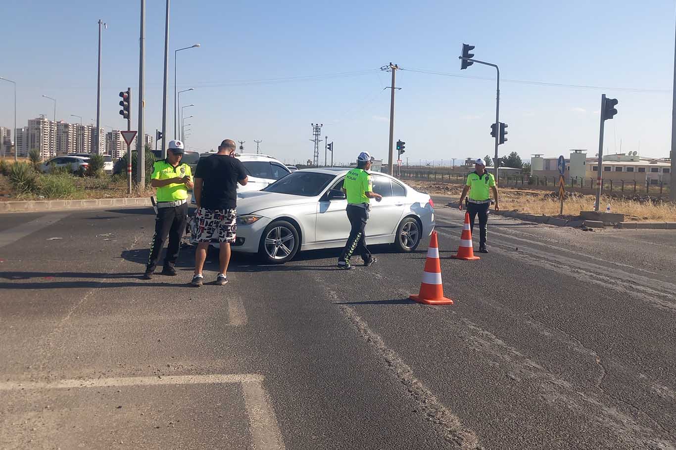 Diyarbakır’da 2 Otomobilin Çarpıştığı Kazada 4 Kişi Yaralandı 1