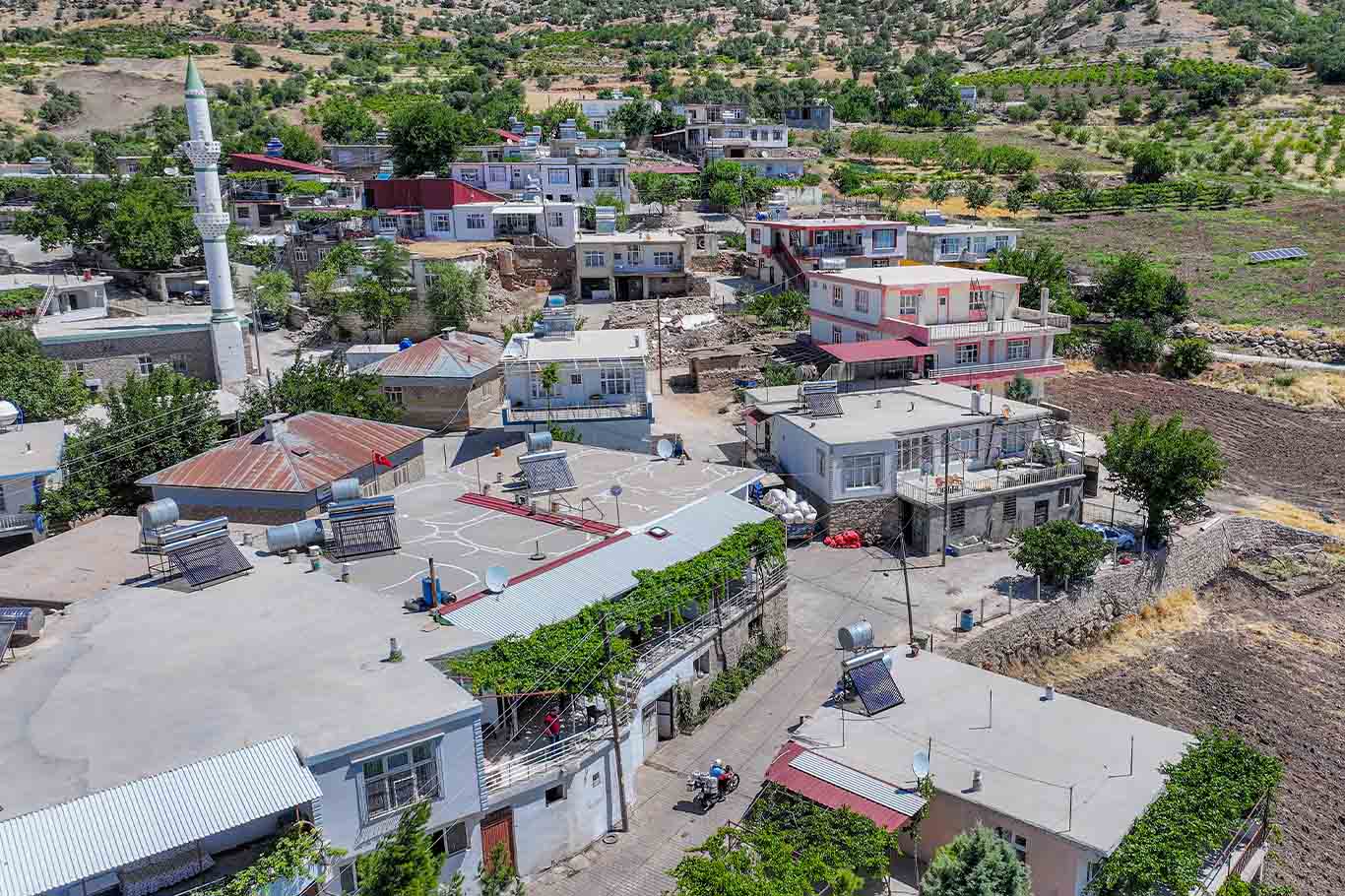Diyarbakır’da 34 Yıldır Köy Çocuklarının Yüzünü Güldürüyor 13
