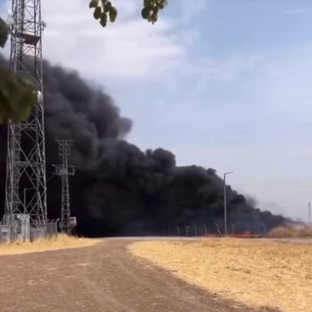 Diyarbakır’da Atık Deposunda Çıkan Yangın Korkuttu 1