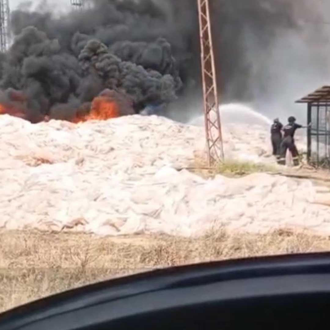 Diyarbakır’da Atık Deposunda Çıkan Yangın Korkuttu 2