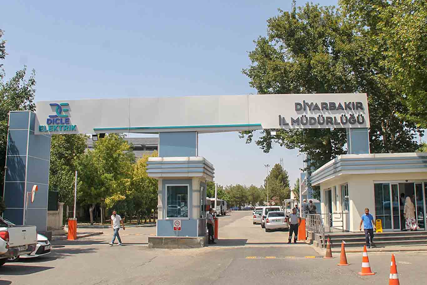 Diyarbakır’da Çiftçiler Dicle Elektrik'in Kapısına Dayandı 2