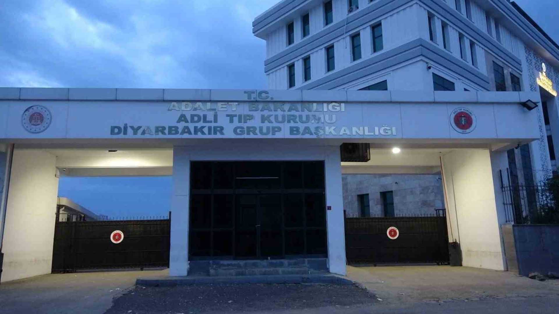 Diyarbakır'da Jandarma Ekipleri Ile Çatışmaya Giren Şüphelilerden Biri Öldü, 2’Si Gözaltına Alındı 3