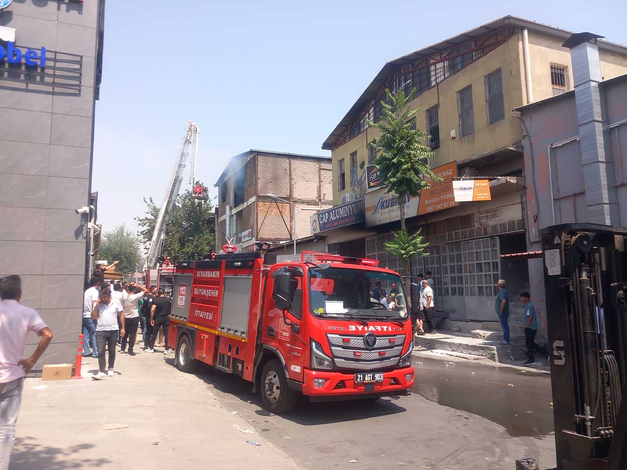 Diyarbakır'da Mobilya Boyama Atölyesinde Yangın 1