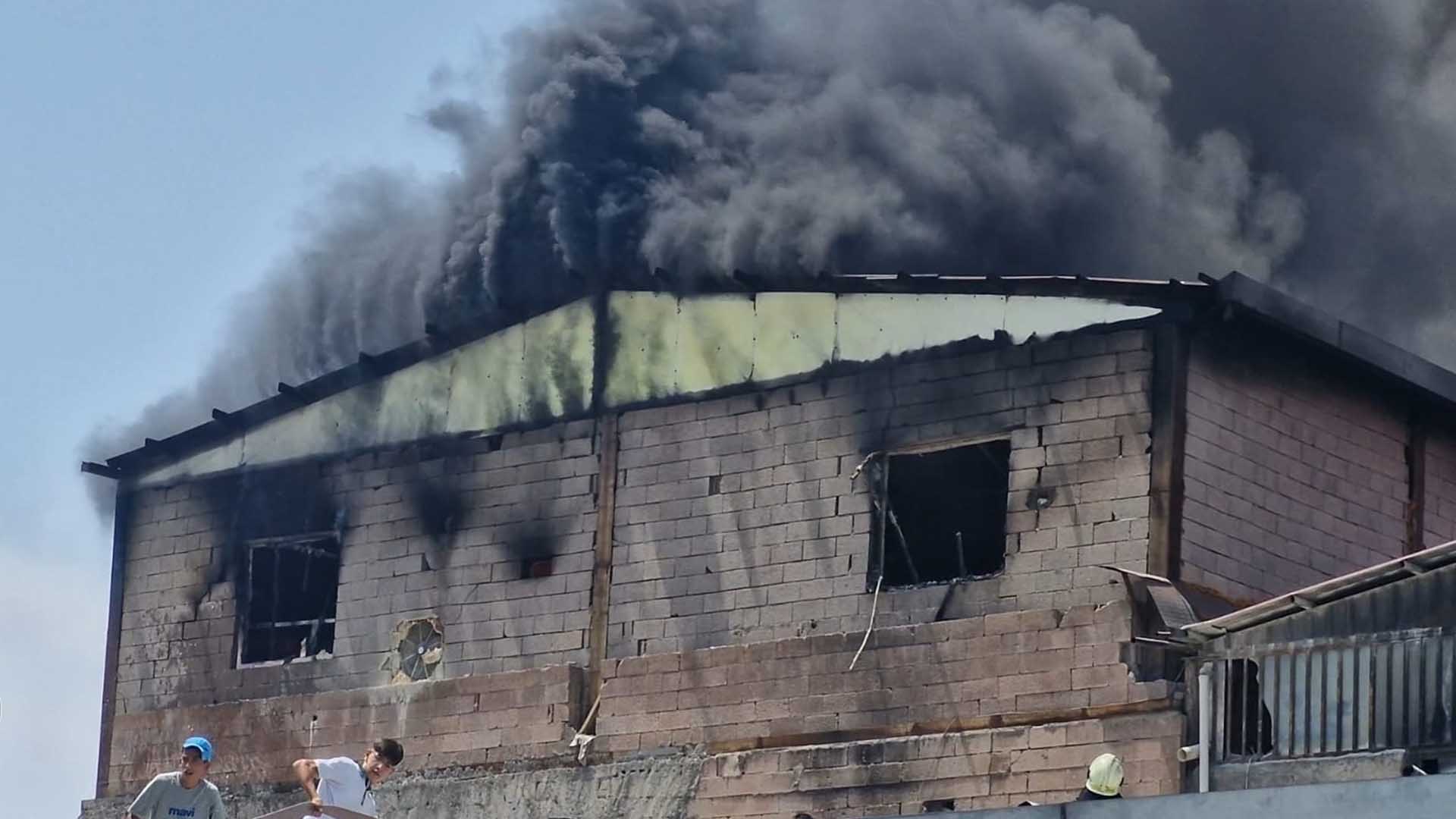 Diyarbakır'da Mobilya Boyama Atölyesinde Yangın 4